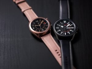 04 galaxywatch3 watch3 lifestyle image