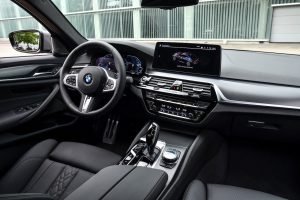 BMW 545e xDrive Sedan