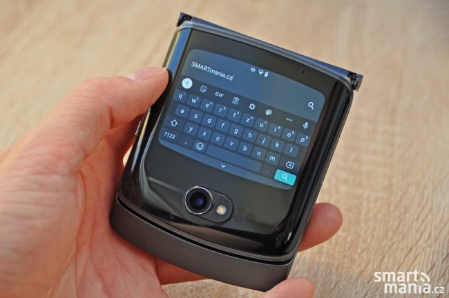Motorola Razr 5G 2020 012