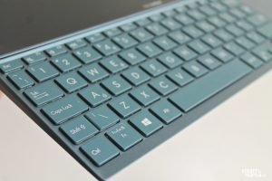 Asus ZenBook Duo UX482 6