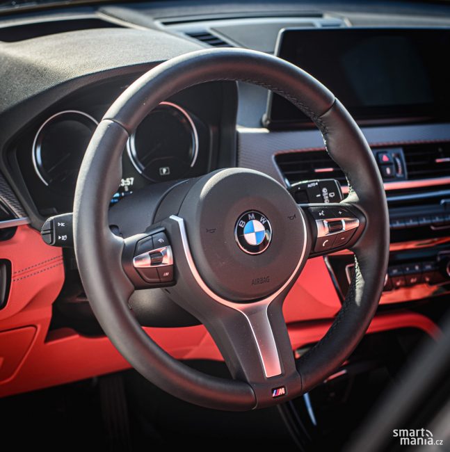 Sportovní volanty BMW jsou parádní. Sportovní volanty BMW jsou parádní.