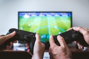 playstation gaming hrani her