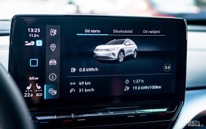 Necelých 50 km a spotřeba pod 19 kWh/100 km. Delší test prozradí víc.