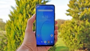 Asus Zenfone 8 recenze