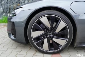 Audi etron GT 01