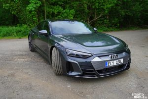 Audi etron GT 11