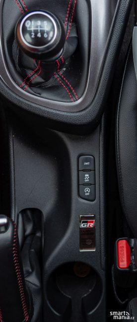Tlačítko iMT je velmi důležité. Nezapomeňte jej před každou jízdou zapnout. Tlačítko iMT je velmi důležité. Nezapomeňte jej před každou jízdou zapnout.