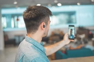 google apple zoom skype videohovor videocall unsplash