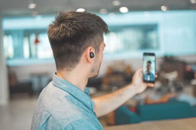 google apple zoom skype videohovor videocall unsplash google apple zoom skype videohovor videocall unsplash