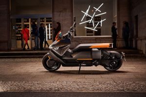 BMW CE 04 01