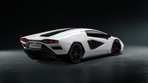 Countach LPI800 4 BiancoSiderale 2