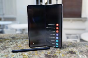 Samsung Galaxy Fold 3 18