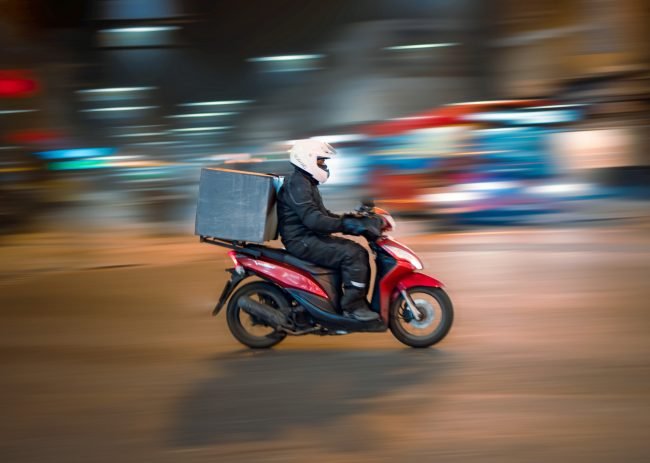 delivery courier package balik kuryr doruceni unsplash 1 delivery courier package balik kuryr doruceni unsplash 1