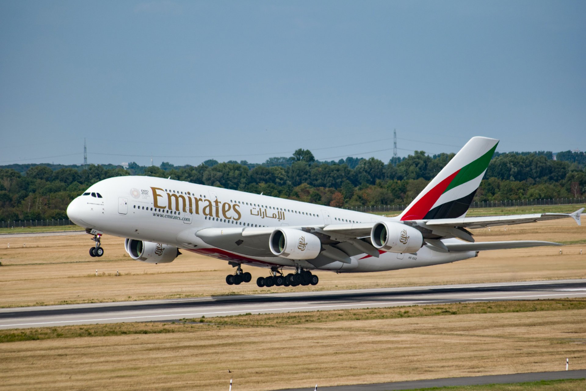 emirates letadlo plane boeing unsplash
