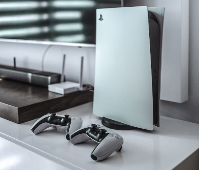 playstation 5 ben iwara unsplash