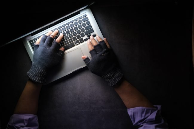 zlocin bezpecnost crime hacker unsplash