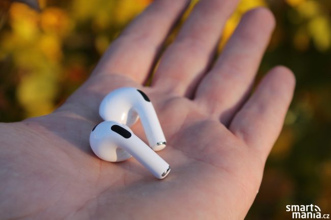 AirPods recenze 05 AirPods recenze 05