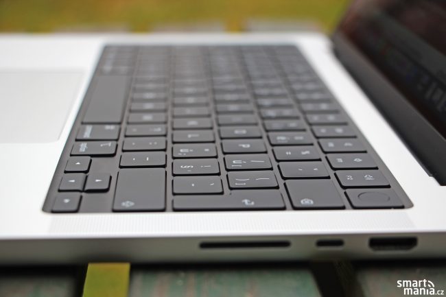 macbook pro M1 Pro 2021 07