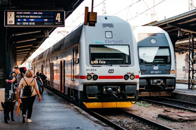 vlak train cd ceske drahy unsplash vlak train cd ceske drahy unsplash