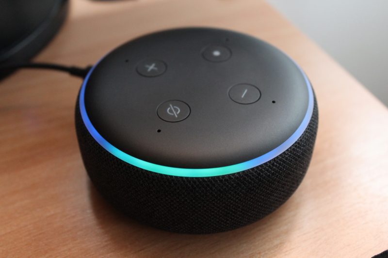 amazon alexa echo dot smart home chytra domacnost lazar gugleta unsplash amazon alexa echo dot smart home chytra domacnost lazar gugleta unsplash