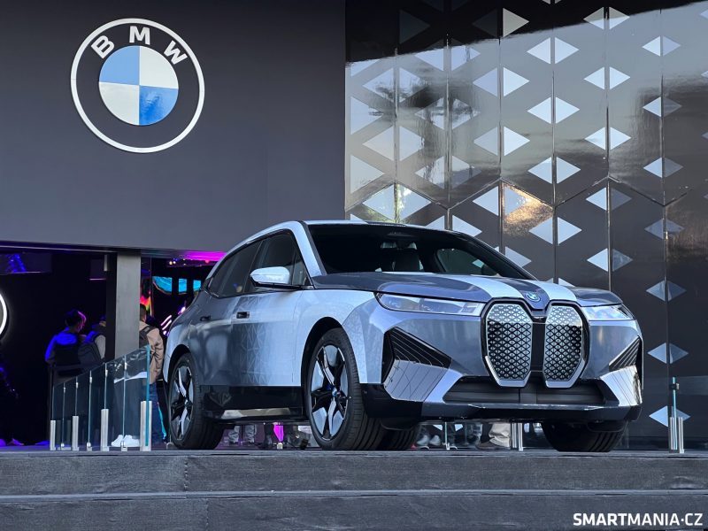 BMW iX Flow 7