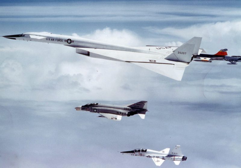 North American XB 70A Valkyrie formace 2