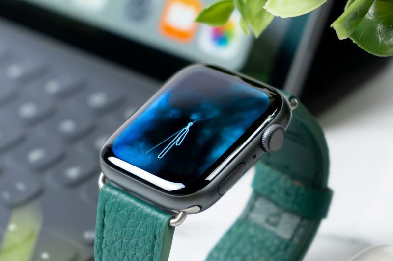 daniel korpai watch apple unsplash daniel korpai watch apple unsplash