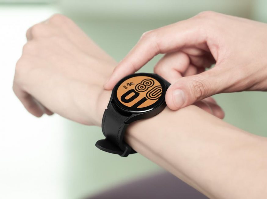 013 galaxywatch4 handson black