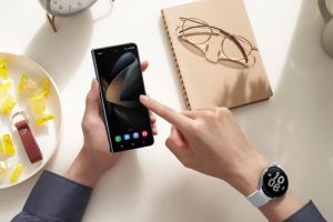galaxy z fold 4 graygreen watch 5 silver LI