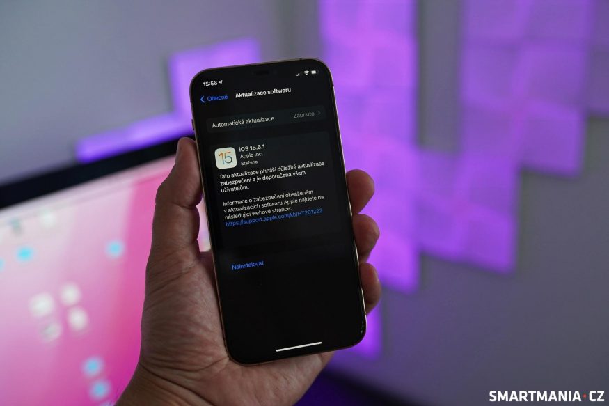 iphone 13 ios 15 bezpecnostni chyba