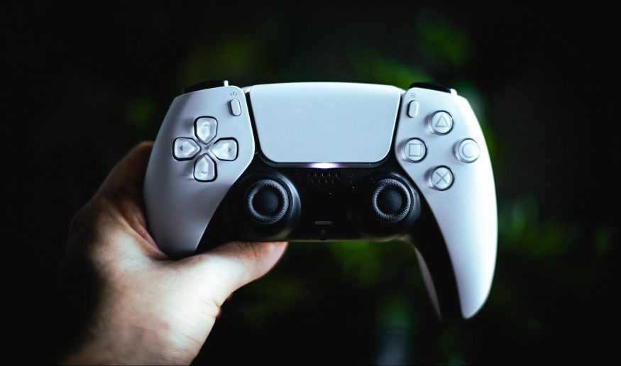 sony playstation unsplash ovladač DualSense od Playstation 5