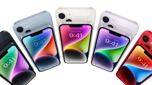 iPhone 14 ve všech barevných variantách