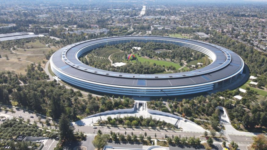 Apple Park ze vzduchu Apple Park ze vzduchu