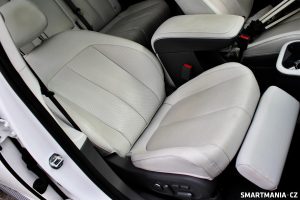 Hyundai Ioniq 12