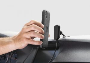 Peak Design Mobile Car Mount Charging 4