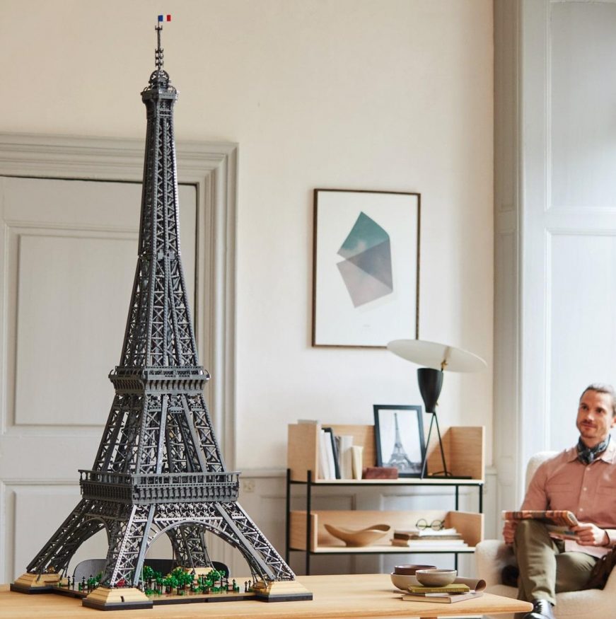 Lego Eiffel tower 2022 11 17 v 11 28 17