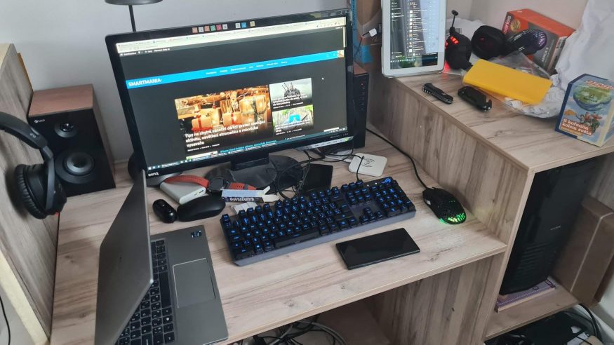 Můj pracovní koutek (necenzurováno) Můj pracovní koutek (necenzurováno)