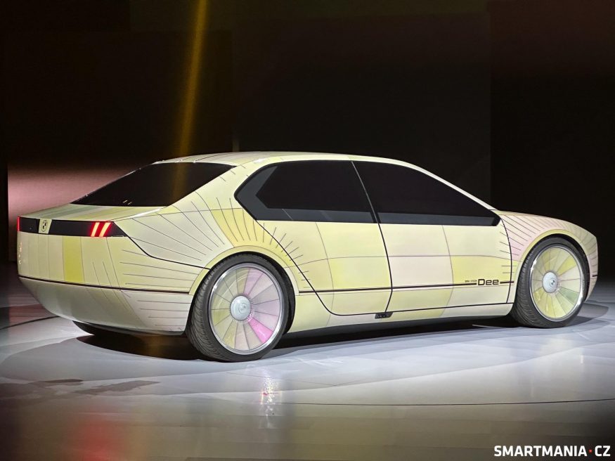 BMW iVision Dee 13