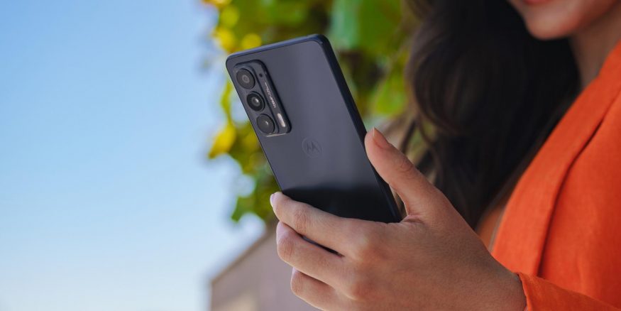 MOTOROLA Edge 20 in hand