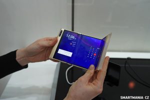 Samsung foldable rollable MWC 2023 07