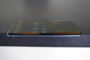 Motorola Edge 40 Pro 03 recenze displej