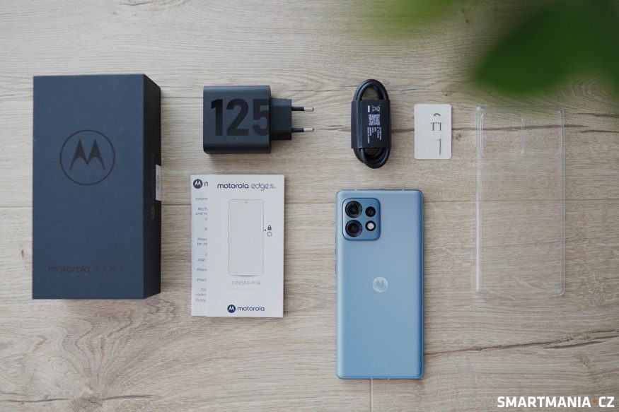 Motorola Edge 40 Pro 12 recenze obsah balení