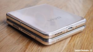 vivo x flip 03