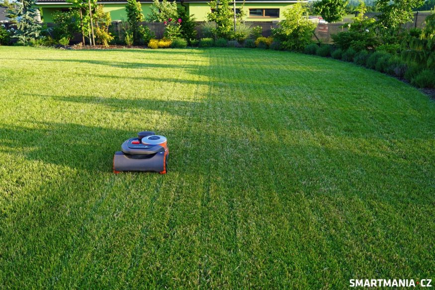 Segway Navimow seká systematicky, avšak při každém sečení v jiném směru Segway Navimow seká systematicky, avšak při každém sečení v jiném směru