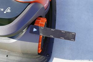 Instalace „pravítka“ na sekačce Segway Navimow