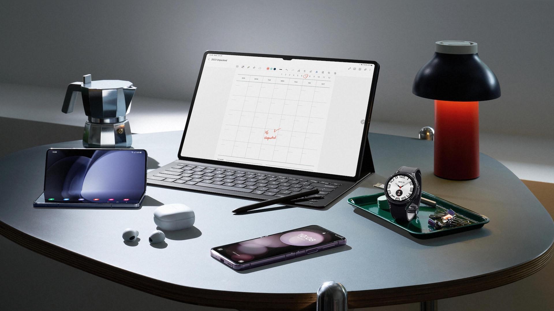 Zařízení Galaxy Z Fold 5, Flip 5, tablet Tab S9 a hodinky Watch 6