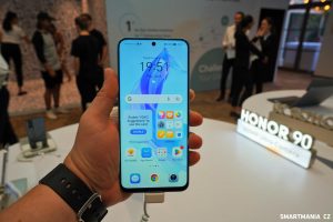 Honor 90 Lite na představení v Paříži