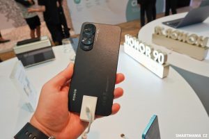 Honor 90 Lite na představení v Paříži