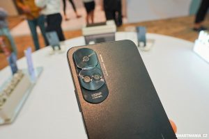 Honor 90 Lite na představení v Paříži