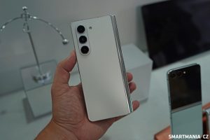 Galaxy Z Fold 5 v bílé barvě
